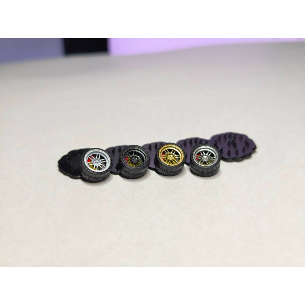 ล้อเรซิ่น  ขนาด 10.2 mm. สเกล 1:64 ล้อแปะ ไม่มีแกน หมุนไม่ได้
