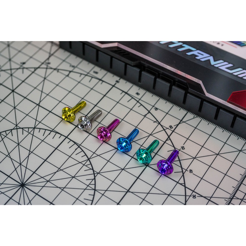 น็อตไทเทเนียมแท้ หัวดาวทรงสูง M4x15