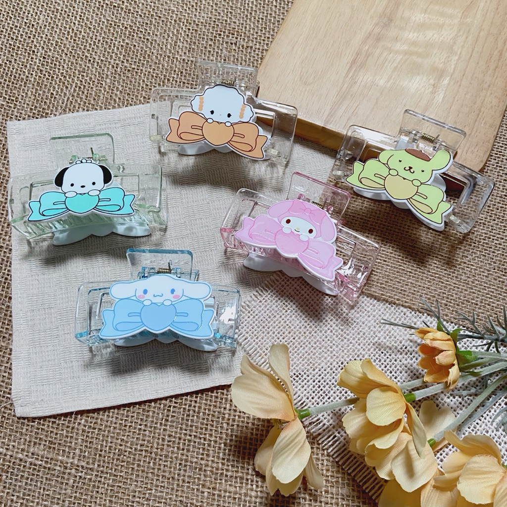 [8.5cm] กิ๊บหนีบผมอะคริลิคเนื้อใสแต่งแผ่นอะคริลิคเพ้นท์ลายsanrio ราคาต่อ1ชิ้น พร้อมส่ง5แบบ