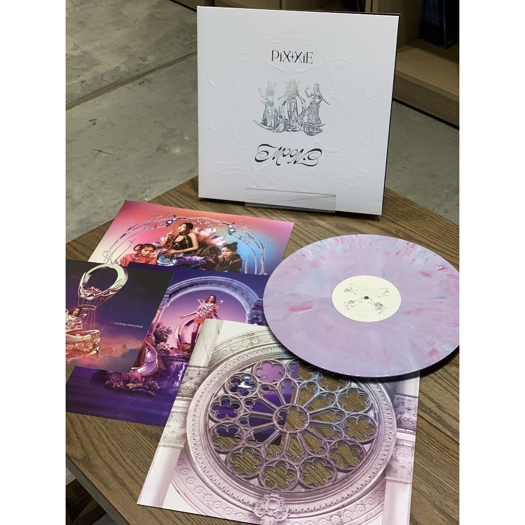 แผ่นเสียง PiXXiE – MOON (Vinyl)