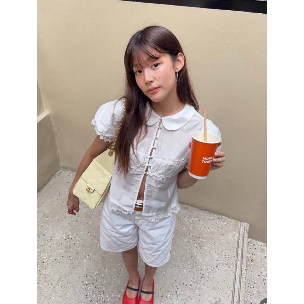 BY IRA Amy Top  เสื้อคอปก ผ้าคอตตอน 100 แต่งลูกไม้ ทรงสวย น่ารัก เซ็กซี่ รูปที่ 6