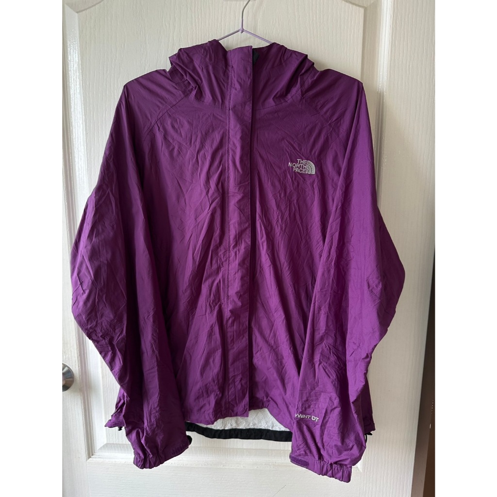 เสื้อ Thenorthface (TNF) มือสอง แท้100% Hyvent DT อก 42 ยาว 25 มีตำหนิลอกบริเวณคอ