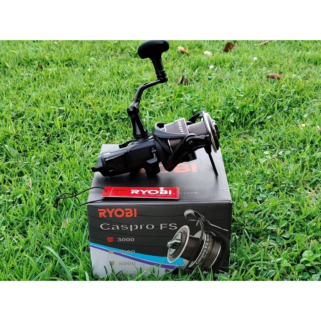 รอกตกปลา RYOBI รุ่น CASPRO FS 3000 (เบทรันเนอร์)