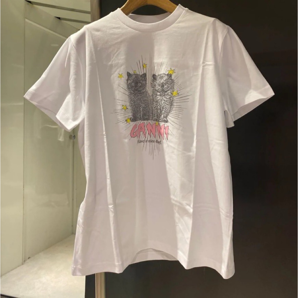 🎀 พร้อมส่ง / ของแท้ 🎀 — GANNI Basic Kitten Relaxed Fit Short Sleeve Tshirt