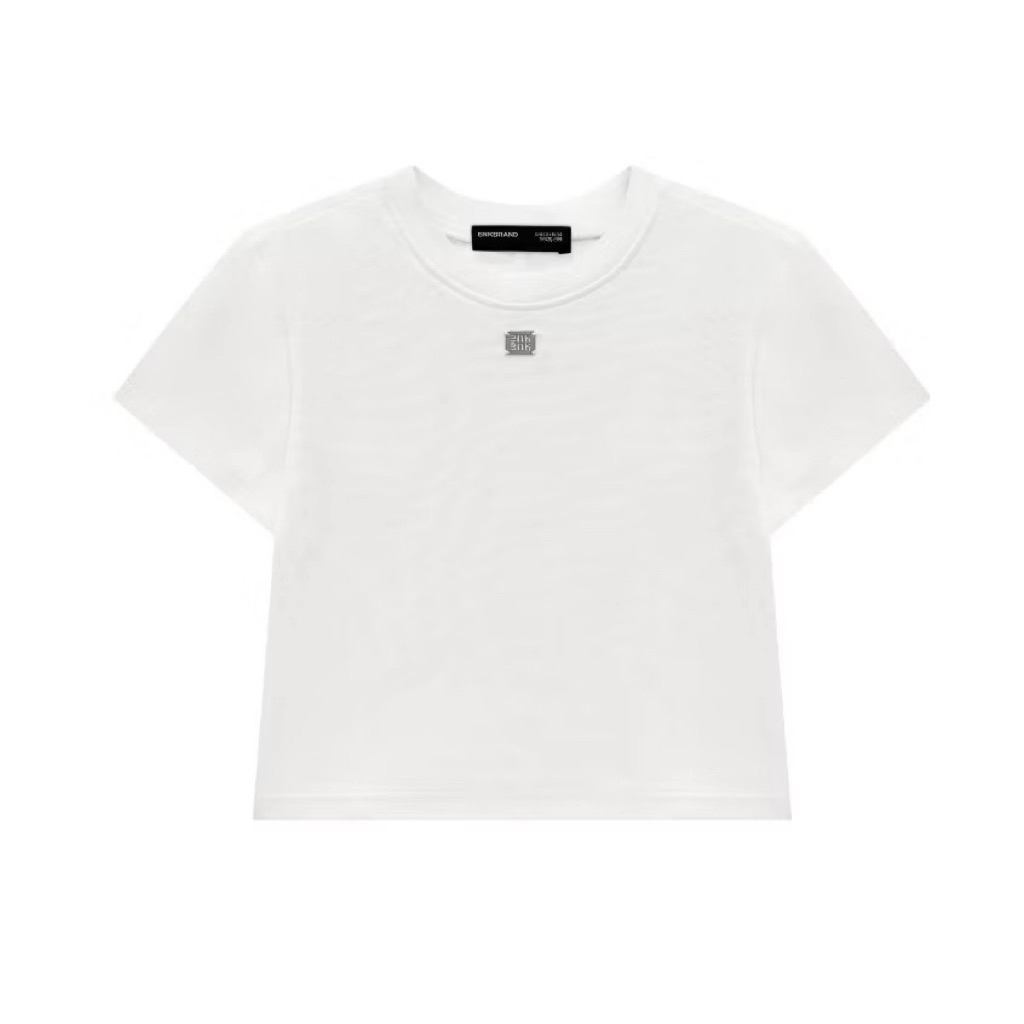 เสื้อยืด สีขาว bnk brand size M