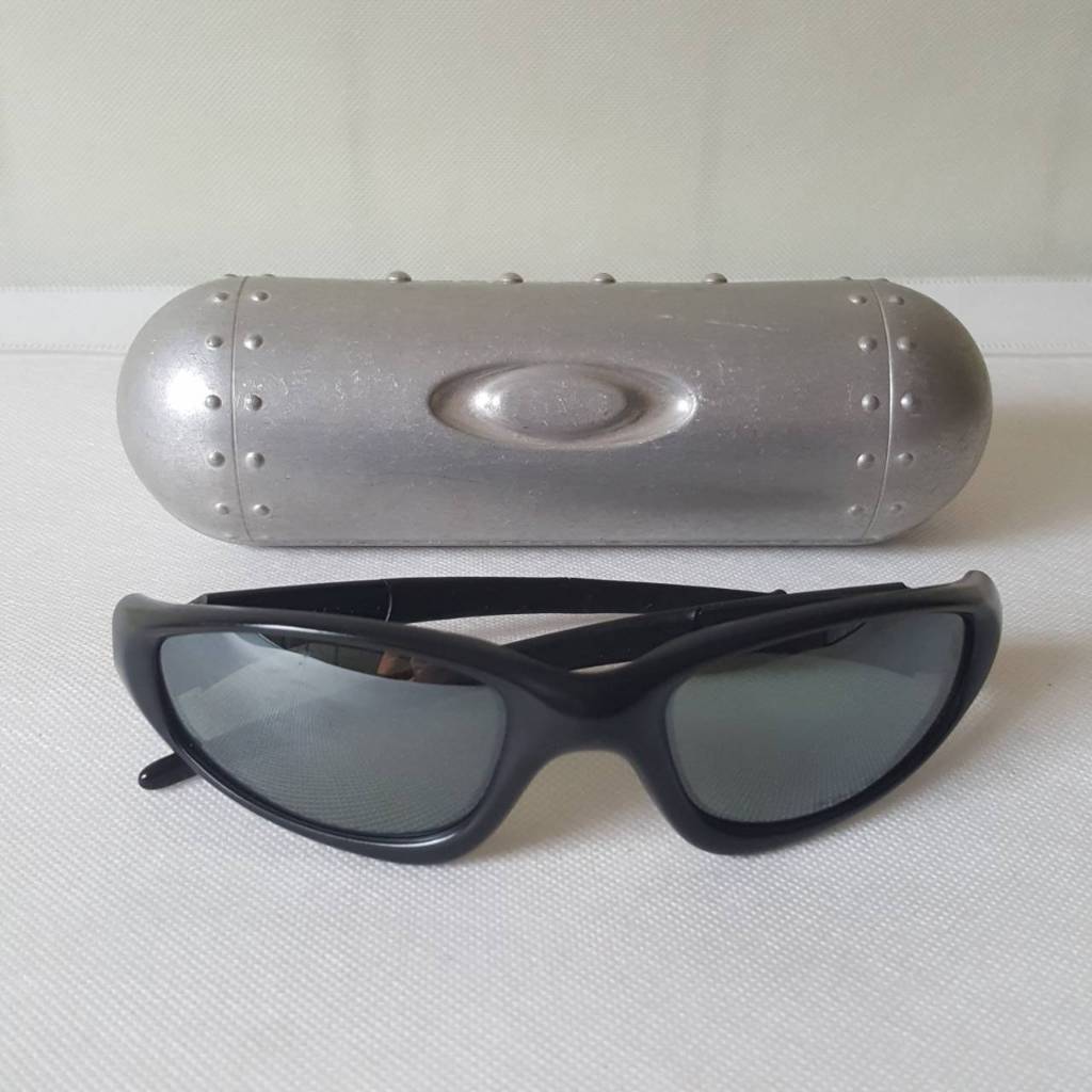 แว่นกันแดด Oakley Sunglasses Straight Jacket Made In USA with Vintage Case Aluminum Vault Pill Capsu
