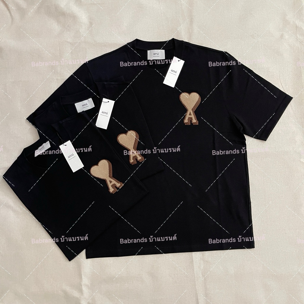 🔥พร้อมส่ง🔥 New Ami Paris Tee shirts Black with big Logo for Unisex หัวใจนูนๆน่ารักมากค่ะ