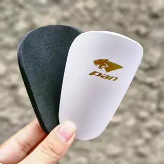 PAN สนับแข้งแพน รหัส PSS063 ขนาด S 2สี AA/ดำทอง WN/ขาวทอง บรรจุ 1 คู่