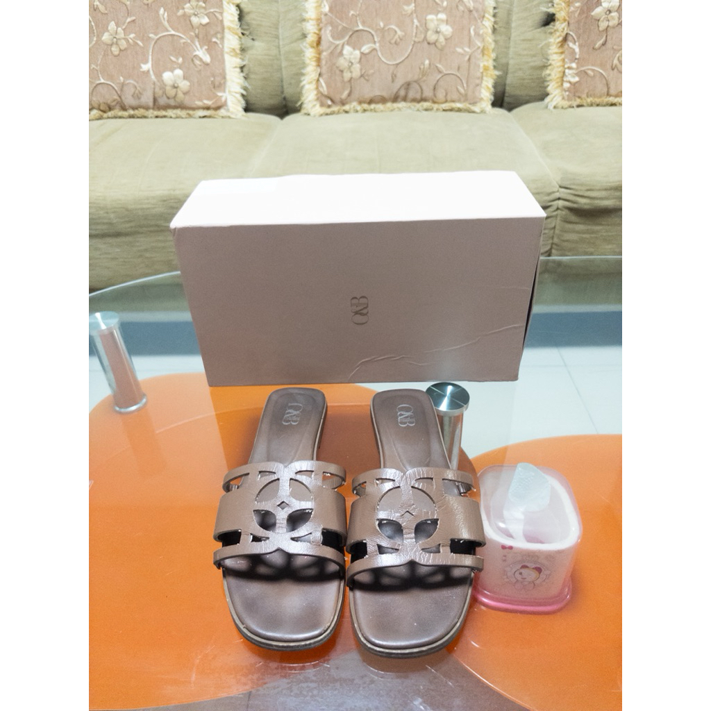 O&B รองเท้าหนังแพะ รุ่น OANDB SANDALS IN EXCLUSIVE BROWN-11148CG00442F_C0BRXX