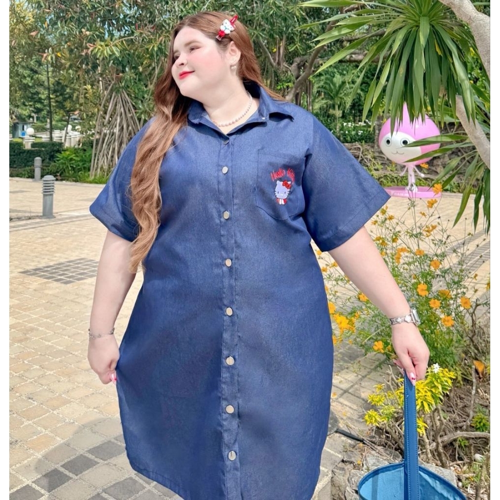 เดรสเชิ้ตปักคิตตี้ อก40-62นิ้ว ผ้ายีนส์บาง มีกระเป๋า คอปก แขนสั้น กระดุมใช้ได้จริง สาวอวบ ไซส์ใหญ่ MG27-0 - รูปที่ 4