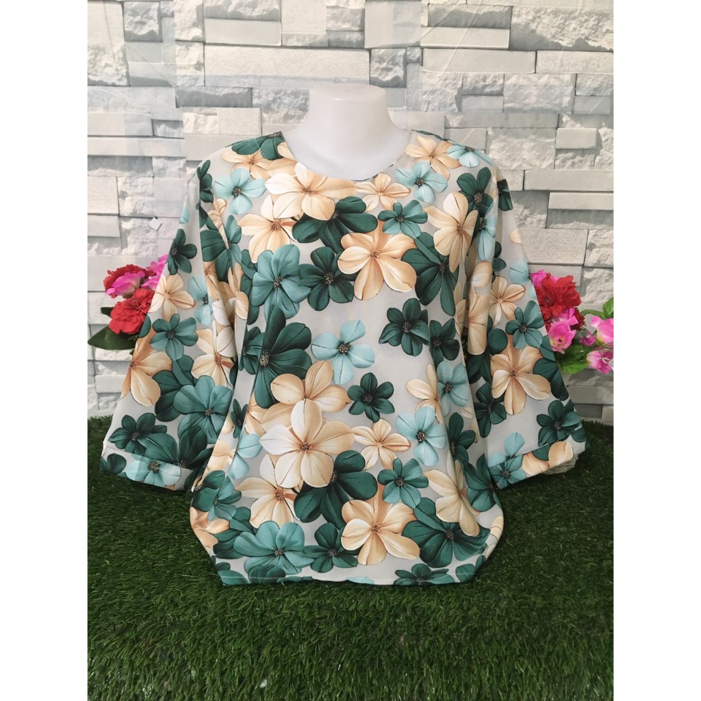 เสื้อลายดอก เสื้อสงกรานต์ ผ้าใหมอิตตาลี่ เสื้อคุณแม่  ลายดอก รอบอก 46-52นิ้ว รุ่น77 รูปที่ 2