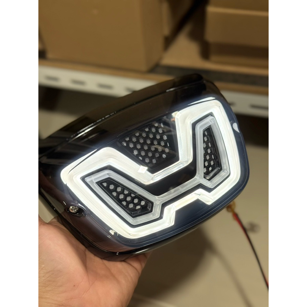 ไฟท้ายแต่งvespa LX 125 s125