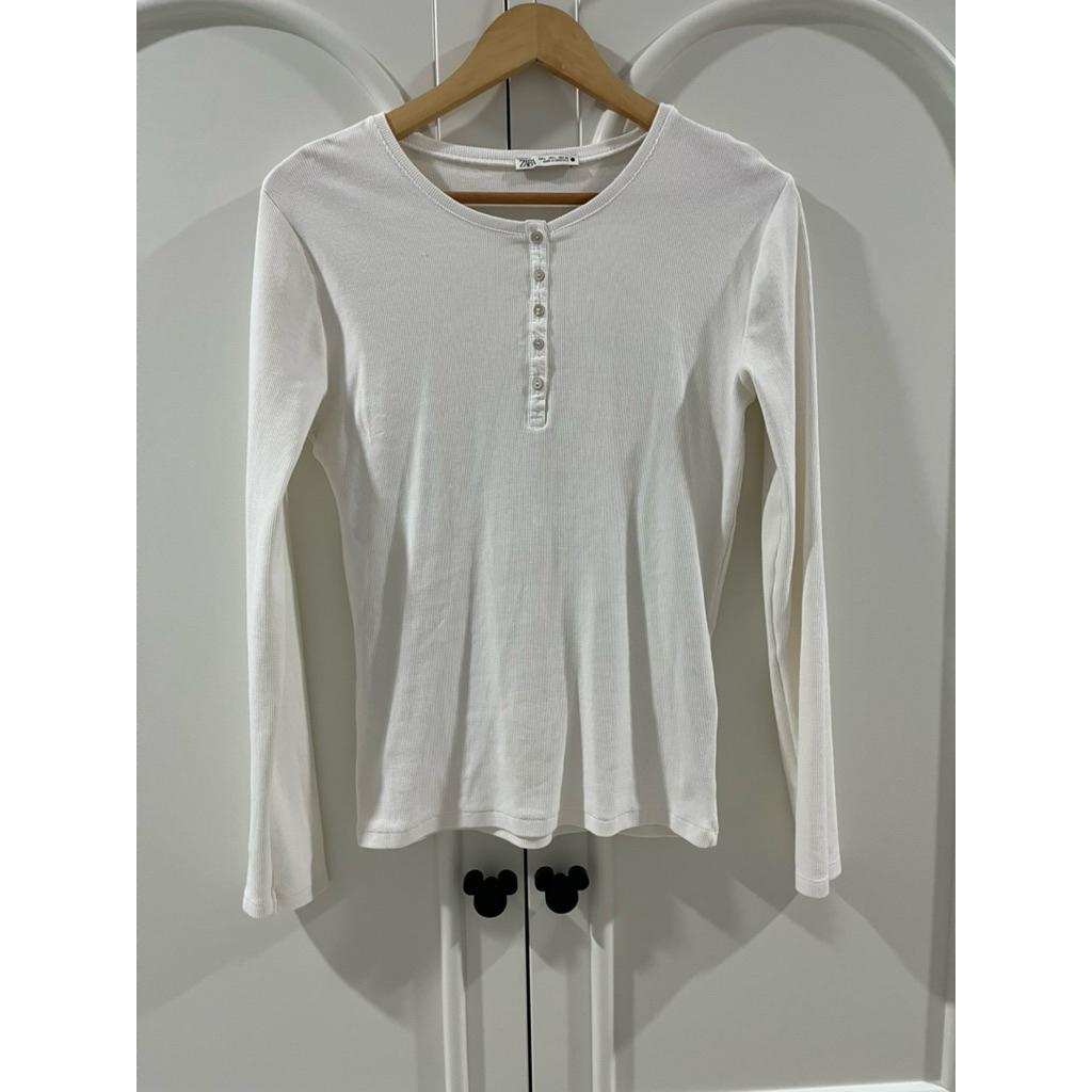 เสื้อแขนยาวมือสอง ZARA ผ้าร่อง สีขาว EUR:L USA:L MEX:30 Made in Morocco Cotton95% Elastance5%