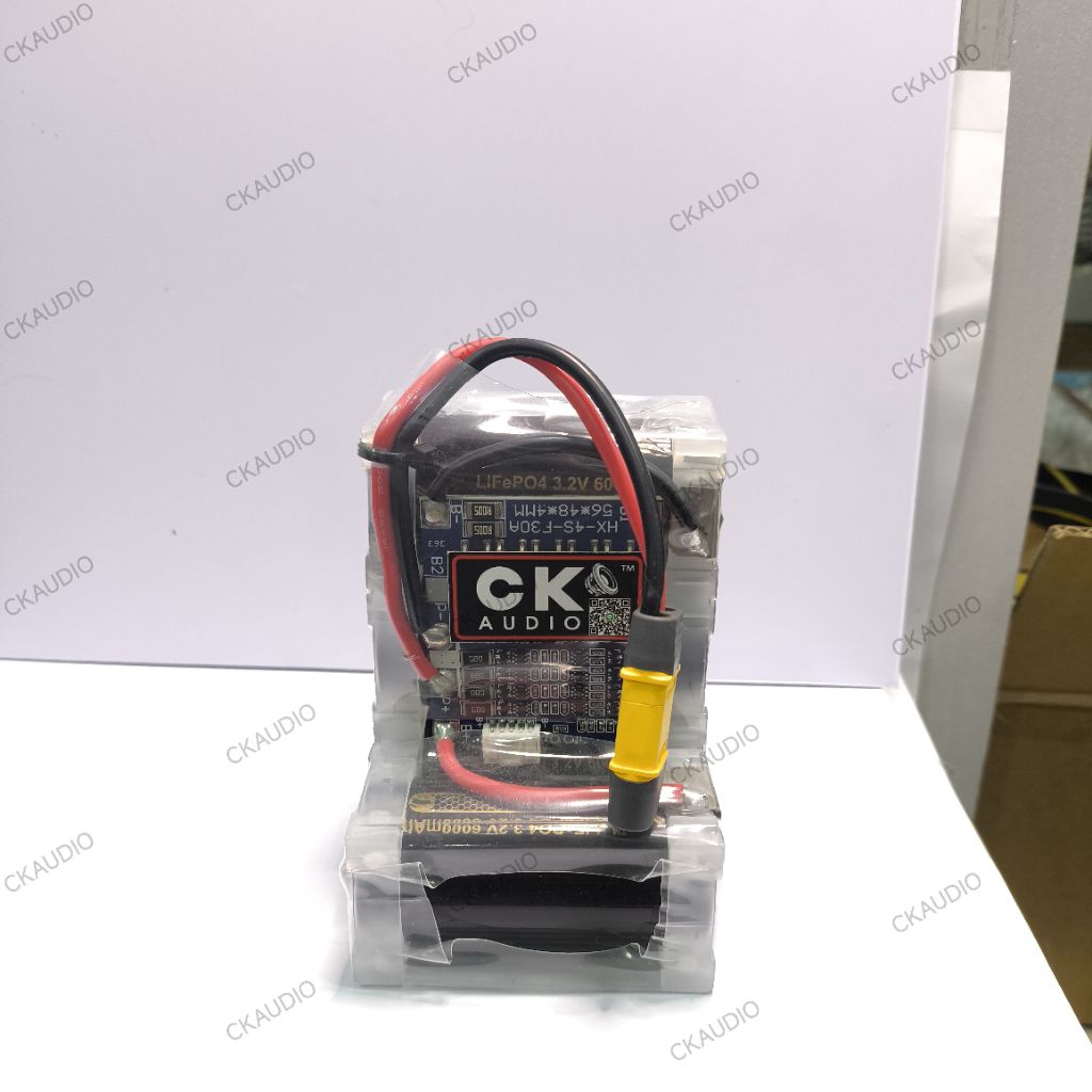 แบต4S 12V ทรงตัวL แบตลิเธี่ยมฟอสเฟต 4S6A 12V 6,000mAh แบตมือ1ประกอบ หุ้มฟิล์มพร้อมให้งาน พร้อมที่ชาร์จ