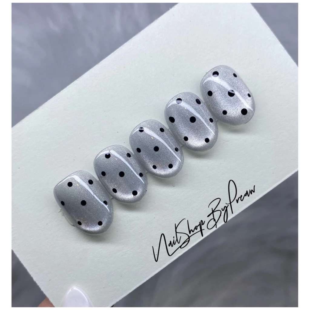 เล็บปลอมมือเท้าสีเจลแท้ สีลูกแก้วเงิน ลายpolkadot (เปลี่ยนสี ทักแชท) 📌ฟรีกาว+ตะไบทุกชุด📌(จัดส่ง1-2วัน)