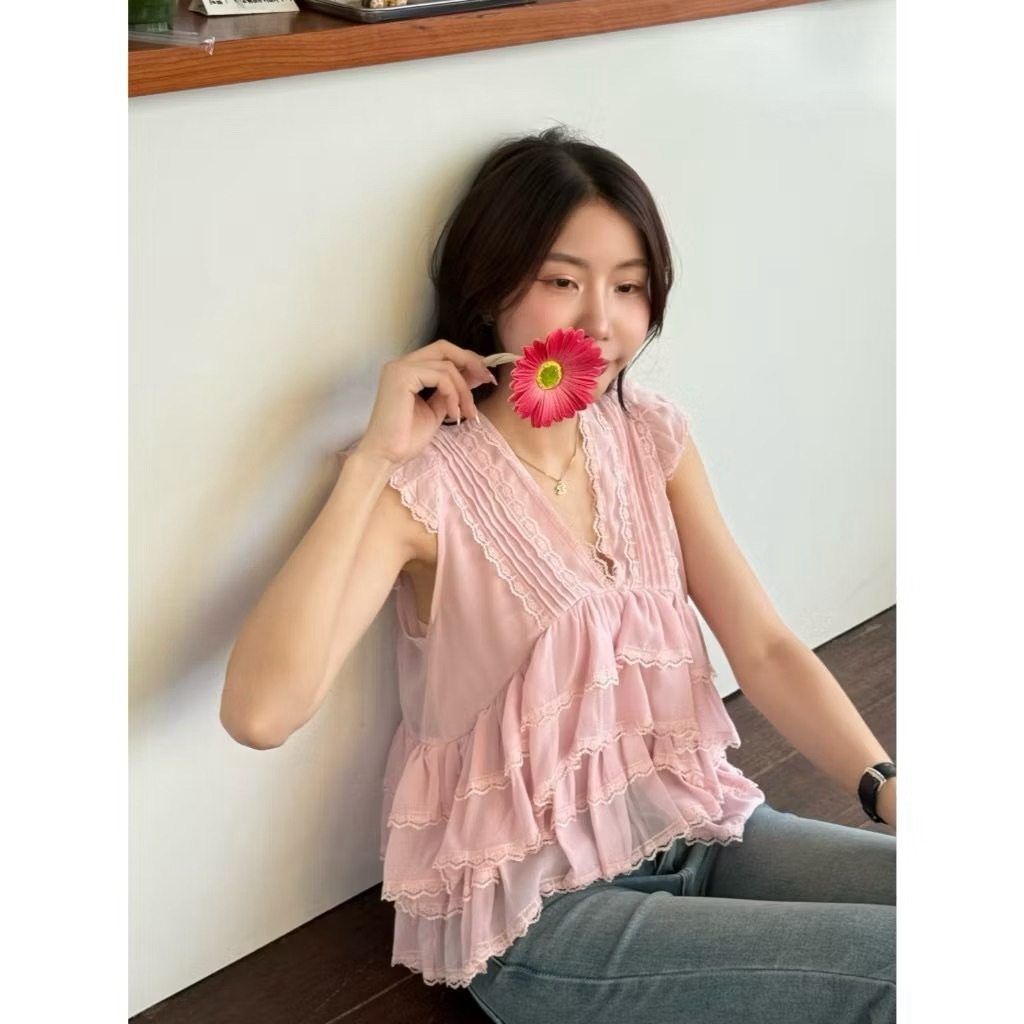 #Paloy.official เสื้อแฟชั่นแขนกุดแต่งระบายชั้นเค้ก ดีเทลขอบลูกไม้