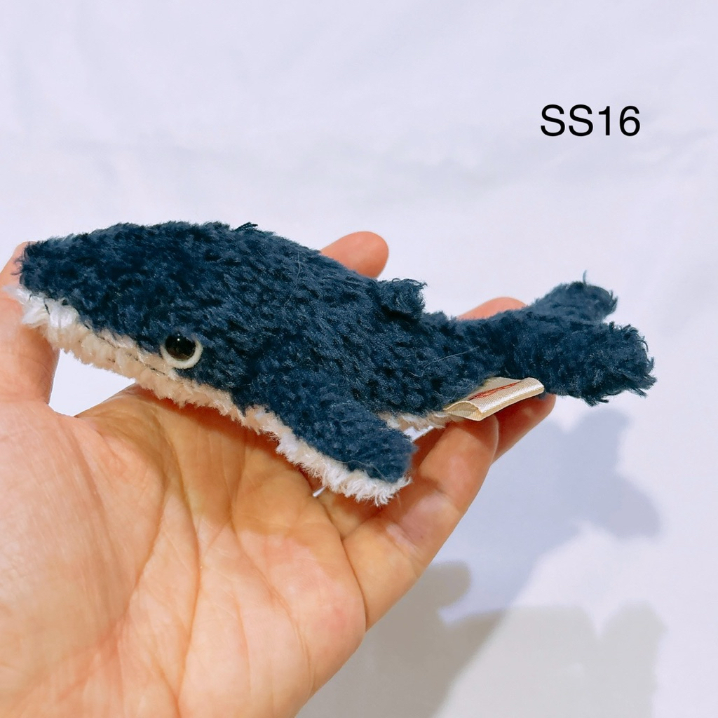 ตุ๊กตา มือสอง วาฬ 🐋 whale keychain ขนปุย nao nao’s