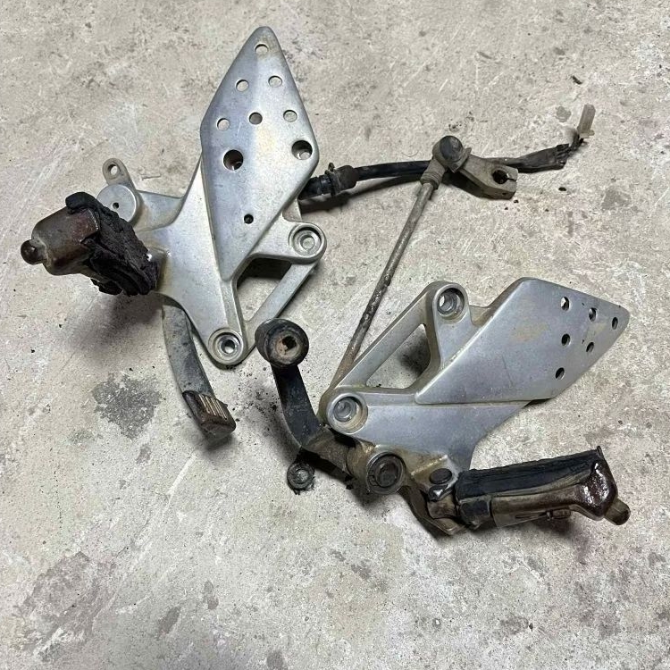 ชุดพักเท้าหน้า cbr 150 คาบู ซ้าย,ขวา