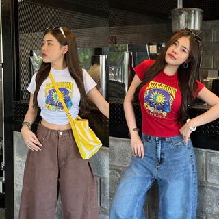 🌈SpinnyHouse🌈เสื้อยืด ทรงเข้ารูป สกรีนลายแน่นๆเท่ๆ ใส่แล้วดูผอม เสื้อเอวคอด ผ้าร่องยืดรุ่น แครอท พระอาทิตย์เหลือง