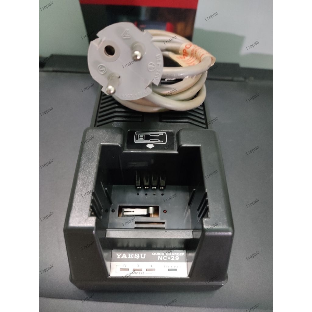 แท่นชาร์จแท้ Yaesu ft411 ของใหม่