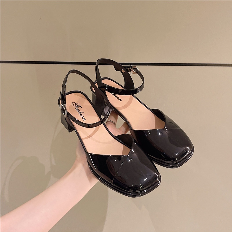 QKshop ดีไซน์ที่ไม่เหมือนใครกับรองเท้าสไตล์แมรีเจนสำหรับผู้หญิง ทรงป้านที่กำลังมาแรง ให้ทั้งความเก๋และความสบายเมื่อสวมใ - รูปที่ 4