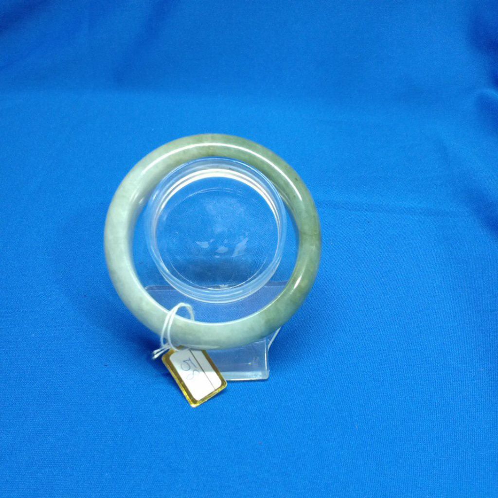 กำไลหยกแท้สีเขียวอ่อนไซส์ 58 รหัส 016 PT