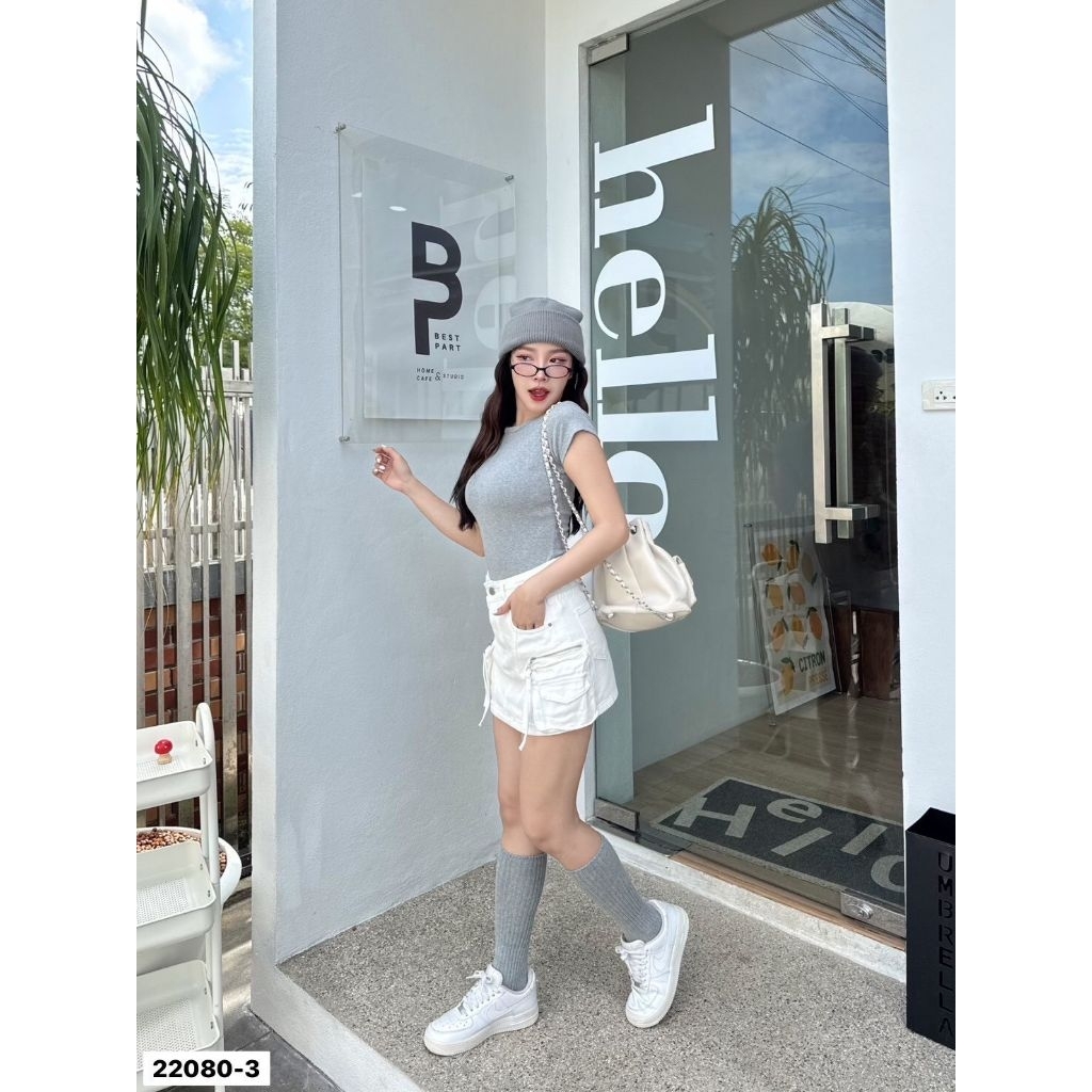 Yme brandกระโปรงสั้น ทรงสวย ทรงคาโก้ 
     

ผ้าไม่ยืด