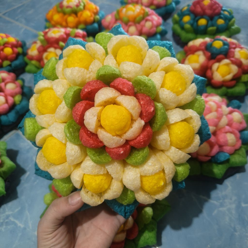 (ราคาส่ง)กระทงอาหารปลา  รูปดอกไม้  ไม่ใช้กาว ปลากินได้