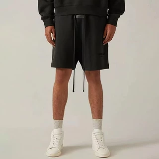 ส่วนลด 50 % Fear of God Essentials SS22 Sweat Shorts กางเกงขาสั้น Logo กำมะหยี่ ใส่สบาย ลุคดูแพง