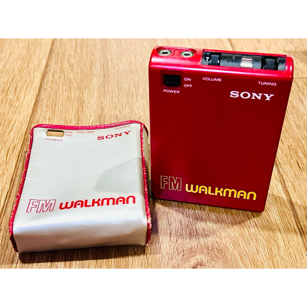 เครื่องรับวิทยุพกพา​ Sony Walkman SRF-30 สีแดง รุ่นตำนาน ยอดฮิต ของสะสมหายากมาก ไม่เชื่อลองหาดู  สภา