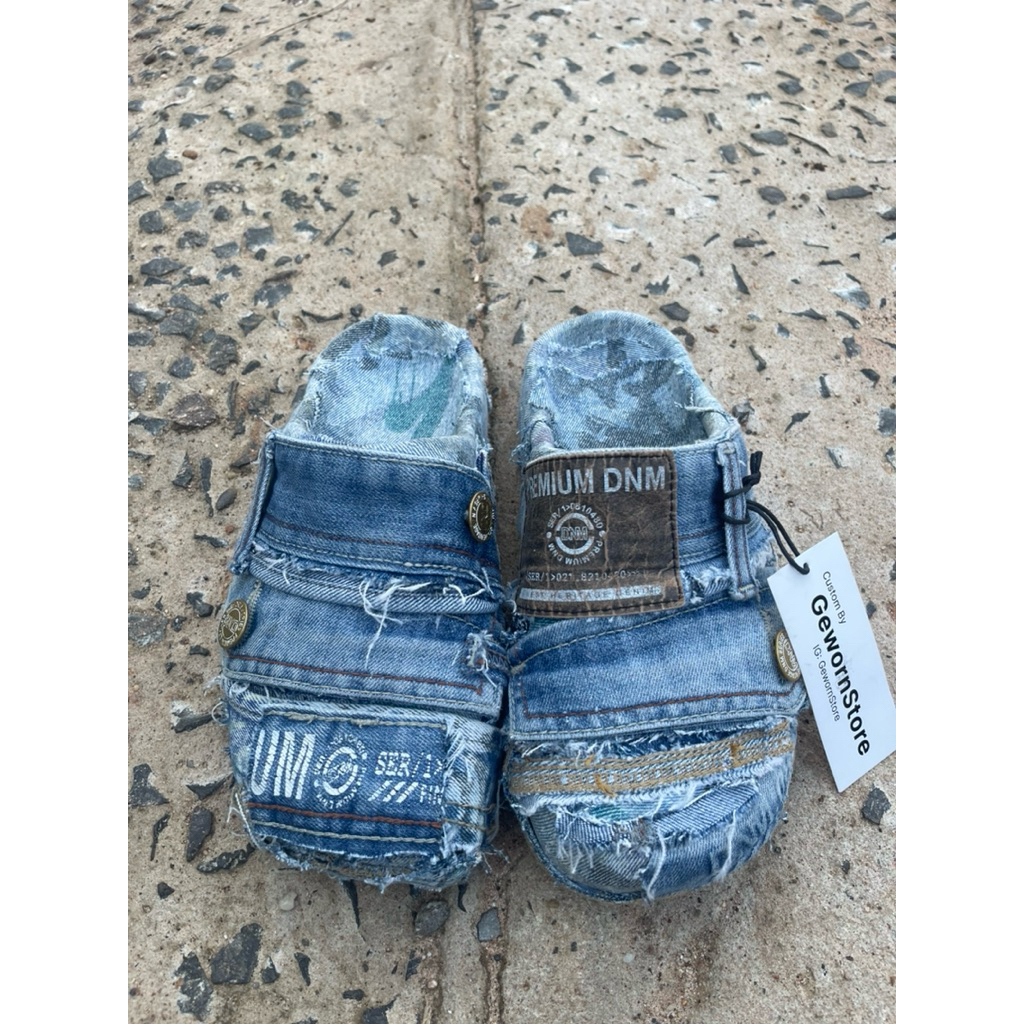 Premium denim crocs  ”Size 42“ รองเท้ายีนส์แฟชั่นสุดชิค วินเทจงานทำมือ ดีไซน์ไม่ซ้ำใคร