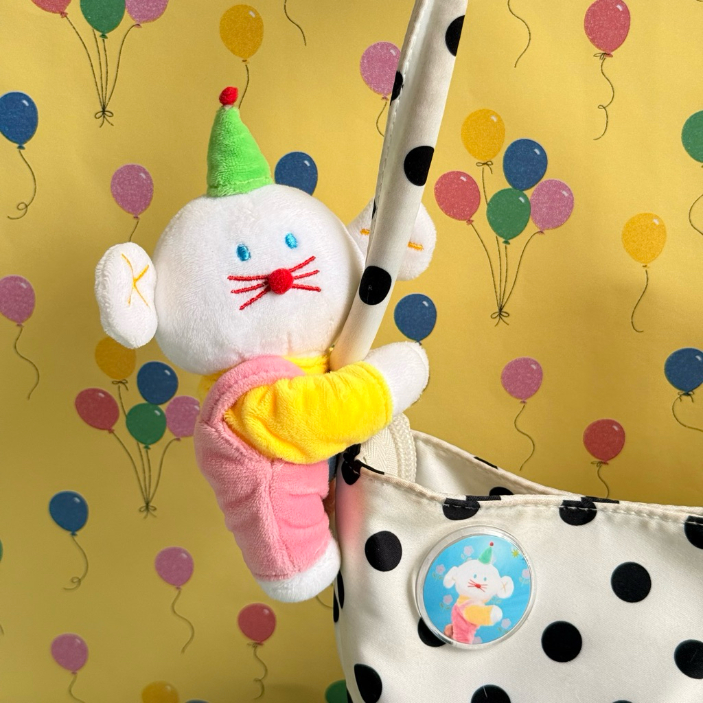 Pips hug plushie ตุ๊กตาพวงกุญแจ