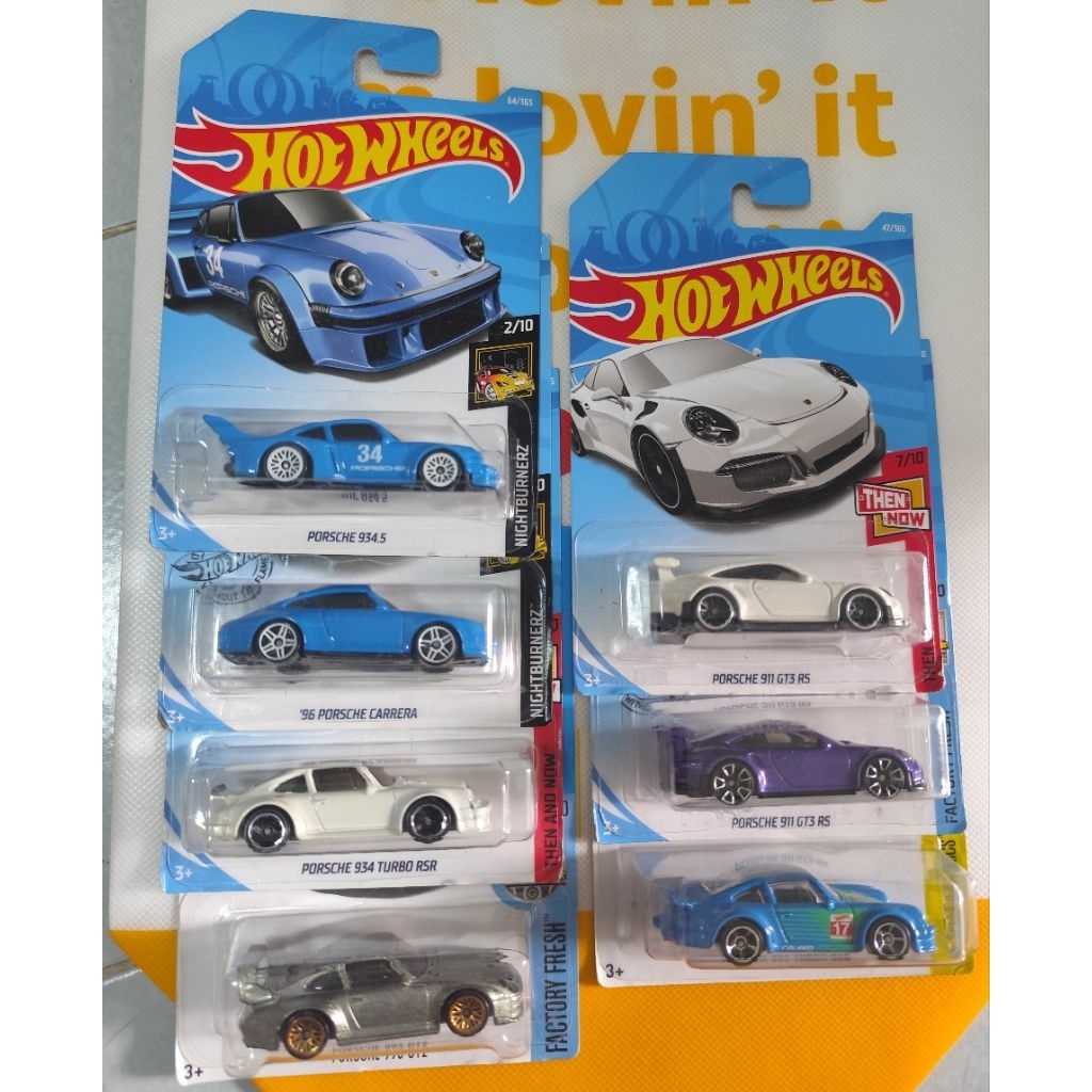 Hot Wheels Porsche 1:64. คละแบบ