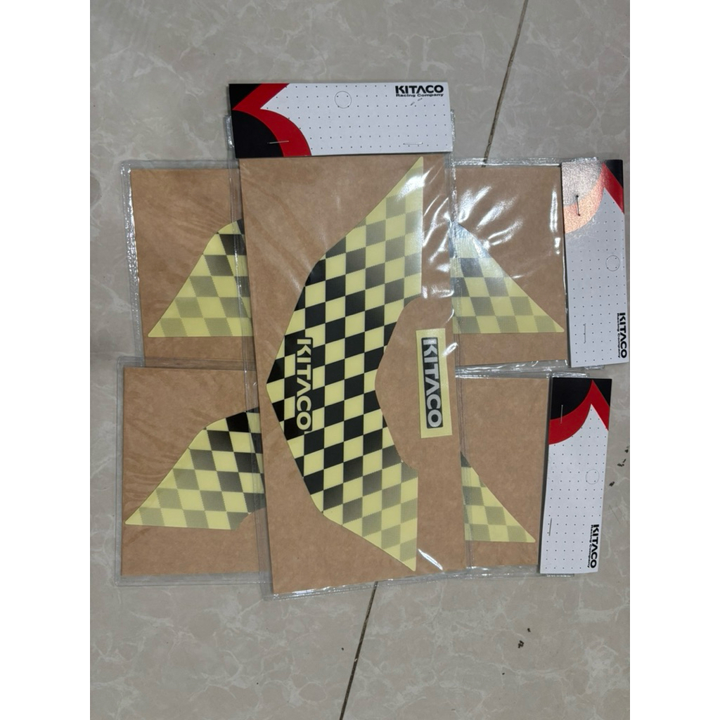 Kitaco สติกเกอร์ข้าง (ดำ) Honda Dax 125