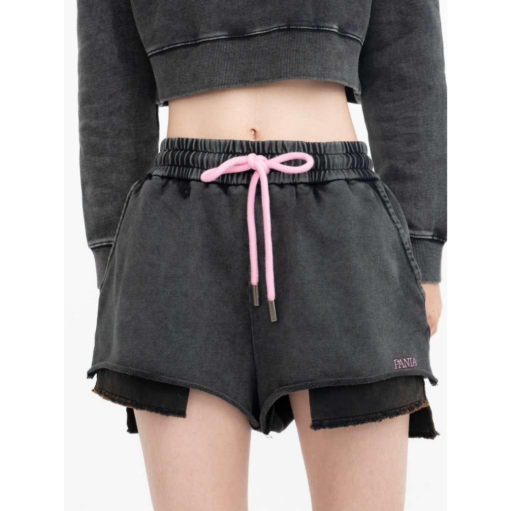 Pania overlap shorts in Acid wash black แพนญากางเกงขาสั้นรุ่นโอเวอร์แลปสีดำฟอก