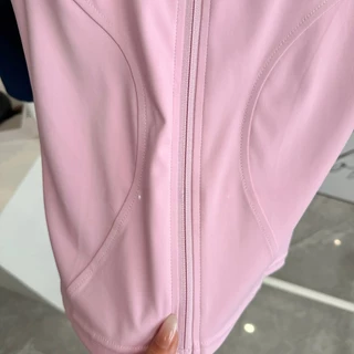 Big Thighเสื้อทีหญิงแขนสั้นคอตั้ง เอวรัดทรงกระชับสัดส่วน สำหรับออกกำลังกาย โยคะ และวิ่ง