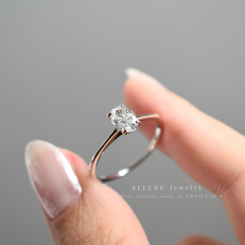 แหวนเงินแท้ 925 ชุบทองคำขาว ประดับเพชรเม็ดเดี่ยว [ รุ่น Orabella – Allure Jewelry ]