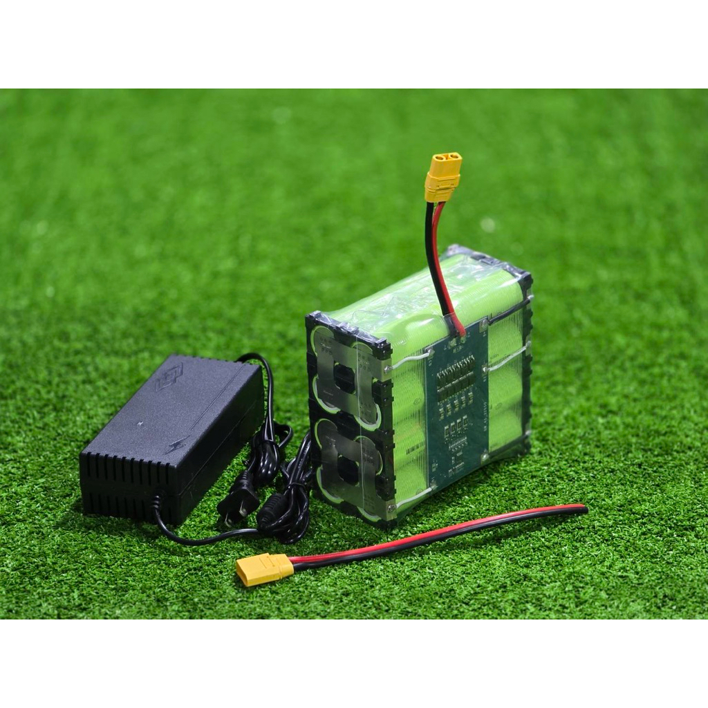 แบตลิเธียม 4s (2P) 12.8v - 14.6v 30,000mah. แบต+ชุด​ชาร์จตัวใหญ่​ LiFePO4 32140 แบตเตอรี่​​ 4s 30ah