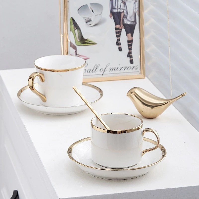 ชุดถ้วยกาแฟเซรามิค แก้วกาแฟ สไตล์ยุโรป มีให้เลือก2สี 1เซต3ชิ้น (พร้อมกล่องของขวัญ) NO.Z51