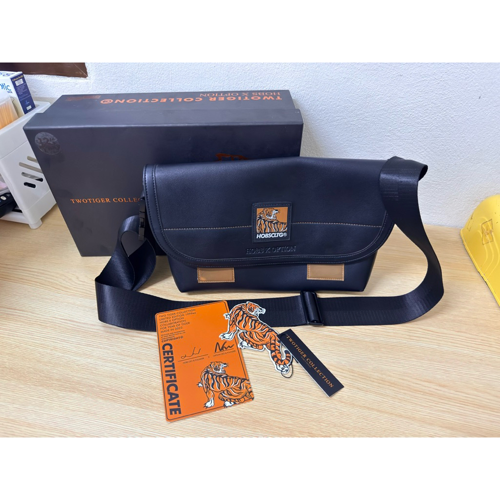 กระเป๋า Hobs มือสอง สภาพดี ขนาด 12 นิ้ว