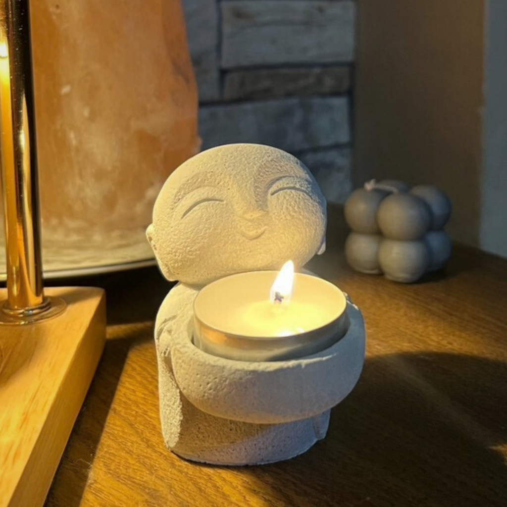 ที่วางเทียนรูปเณร รูปปั้นเณรถือเทียน┃Little Monk Candle Holder┃House of Cil🕯