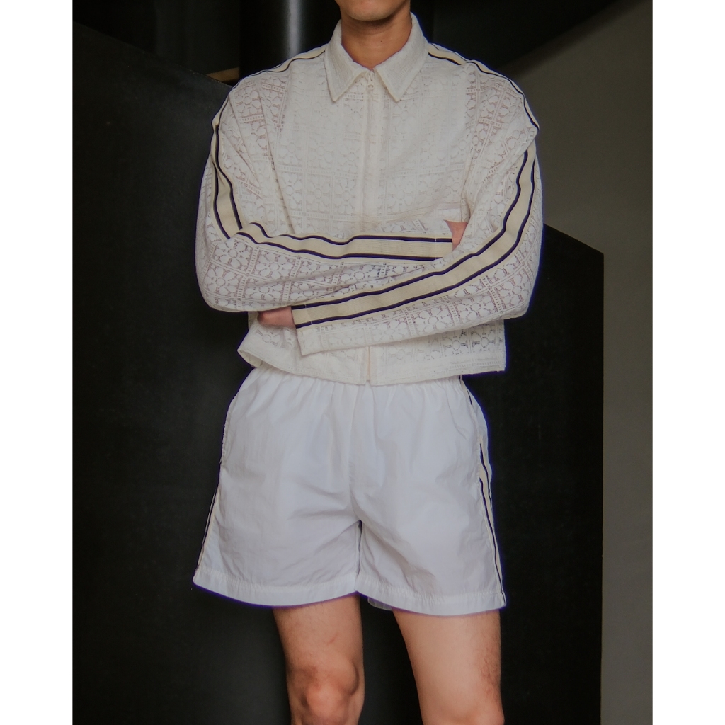 COMPOSE. - Vintage Laced Track Jacket | เสื้อแจ็กเก็ตซิปทรงครอป ผ้าลูกไม้ ลายดอกไม้ ดีเทลสไตล์สปอร์ต