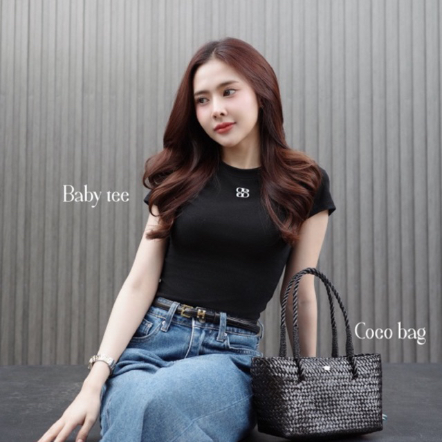 Baby tee เสื้อยืดเข้ารูปสกรีนโลโก้แบรนด์ V.2025