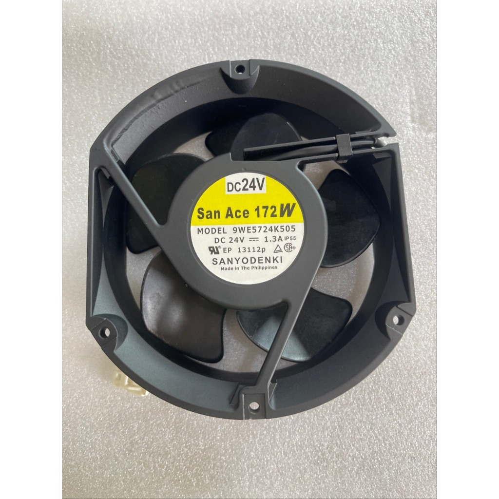 San ace 9WE5724K505 DC24V 1.3A 172x150x51mm Include socket