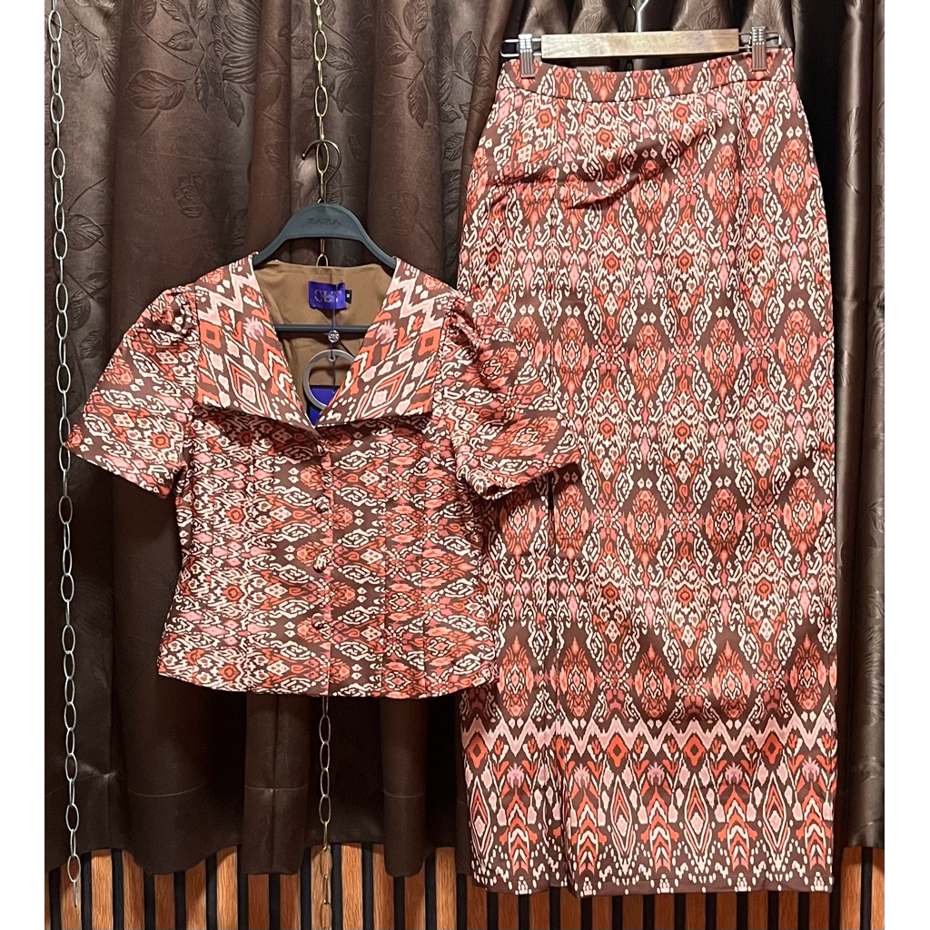 มี M,Xl เอวเล็ก1นิ้วราคาโปร✅ชุดไทยประยุกต์ เสื้อแขนสั้น+กระโปรงสำเร็จสวยมากป้าย Chalita