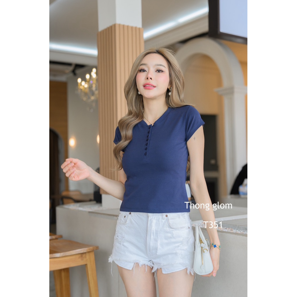 Layla Cotton Top  เสื้อแขนสั้นกระดุมหน้าทรงสวยแกลม ผ้าคอตตอลยูนิ ต้องมี!!