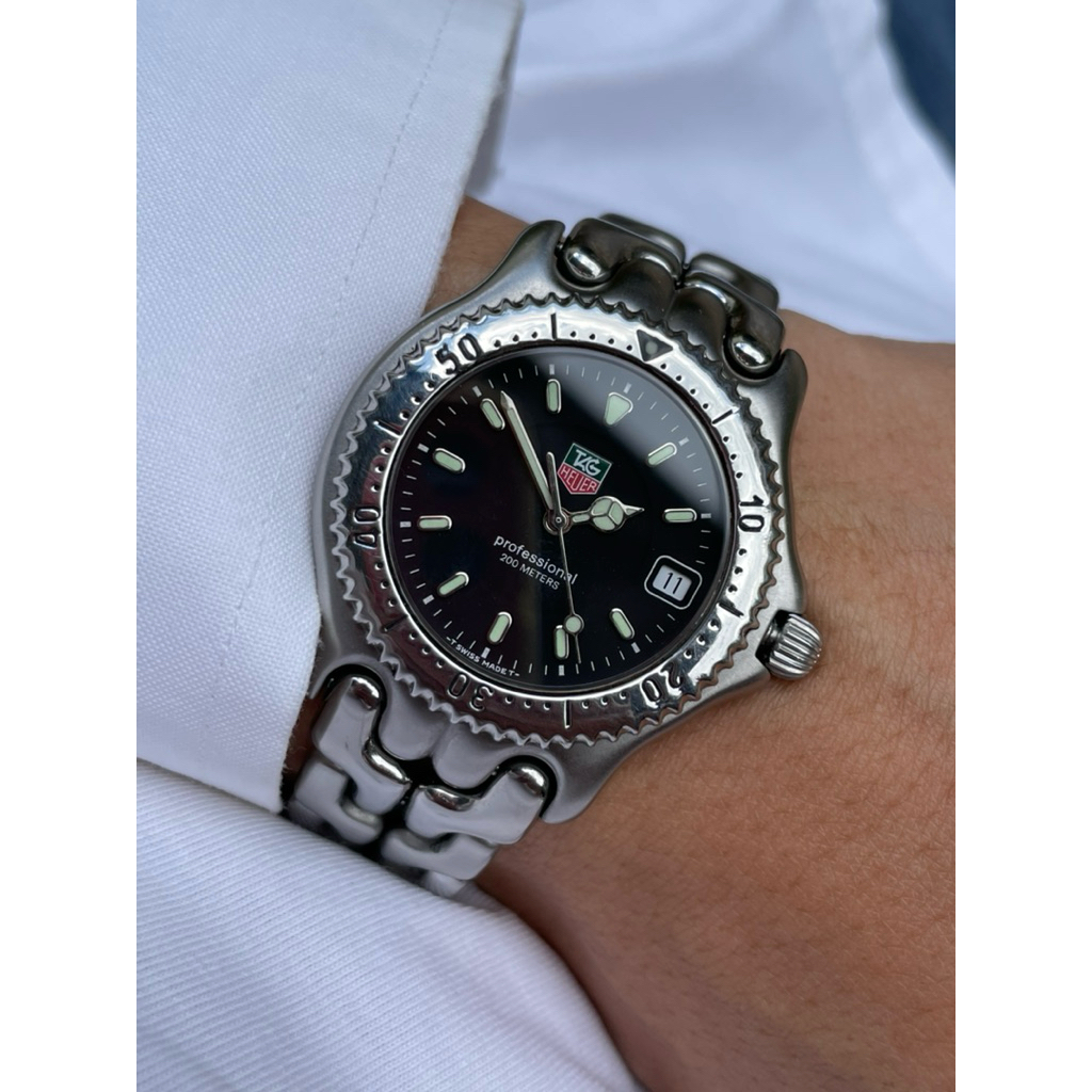 Tag Heuer พร้อมโอน 14500 รวมส่ง Professional 200M ก้างปลา Quartz King Size Ref. WG1114-0 Black Dial