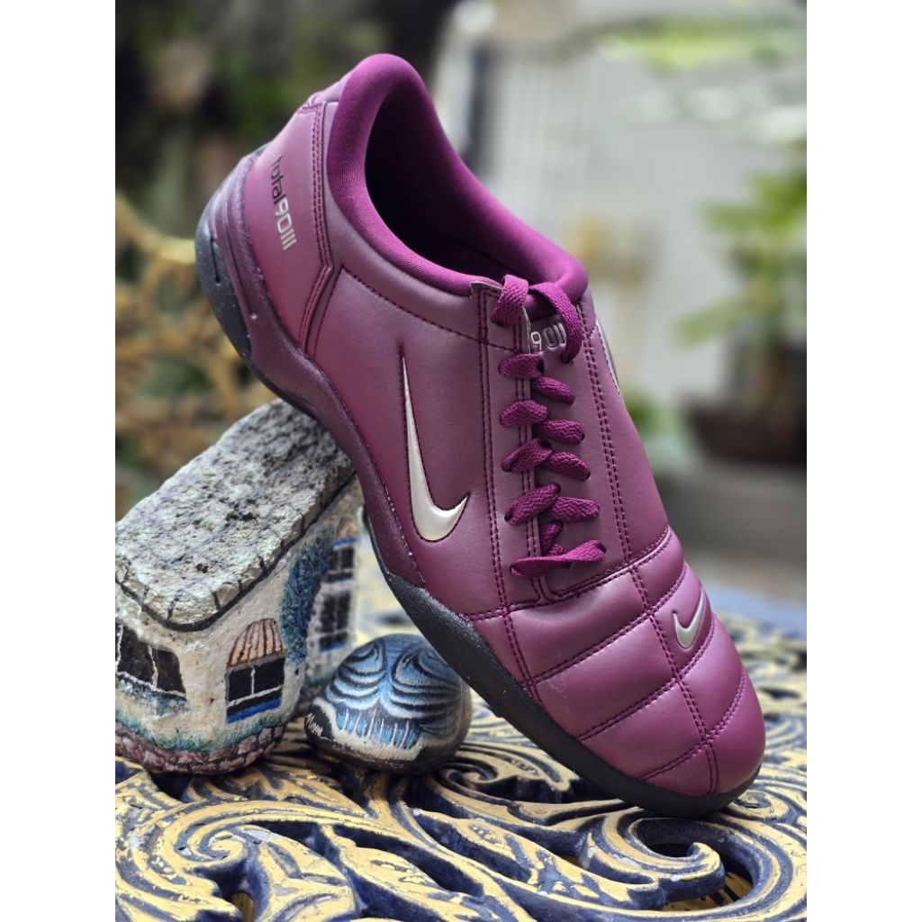 NIKE T90 พื้นเรียบ ฟุตซอล คลาสสิค