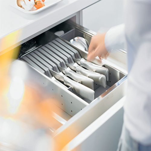 blum อุปกรณ์จัดเก็บมีดสำหรับใส่ในลิ้นชักในครัว ZSZ.02M0