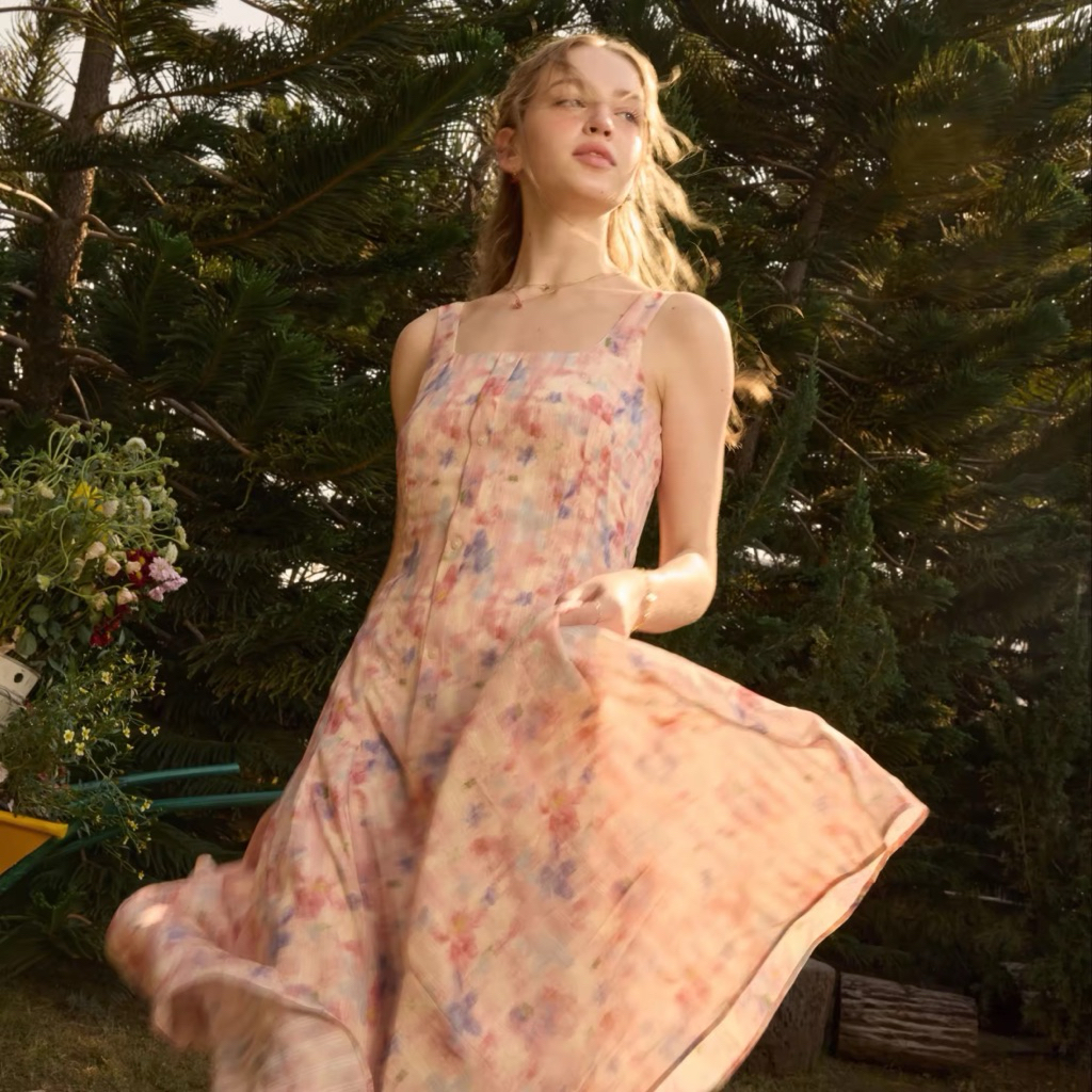 XS,S,M จัดส่ง 19 DEC lookbooklookbook sabrina dress floret